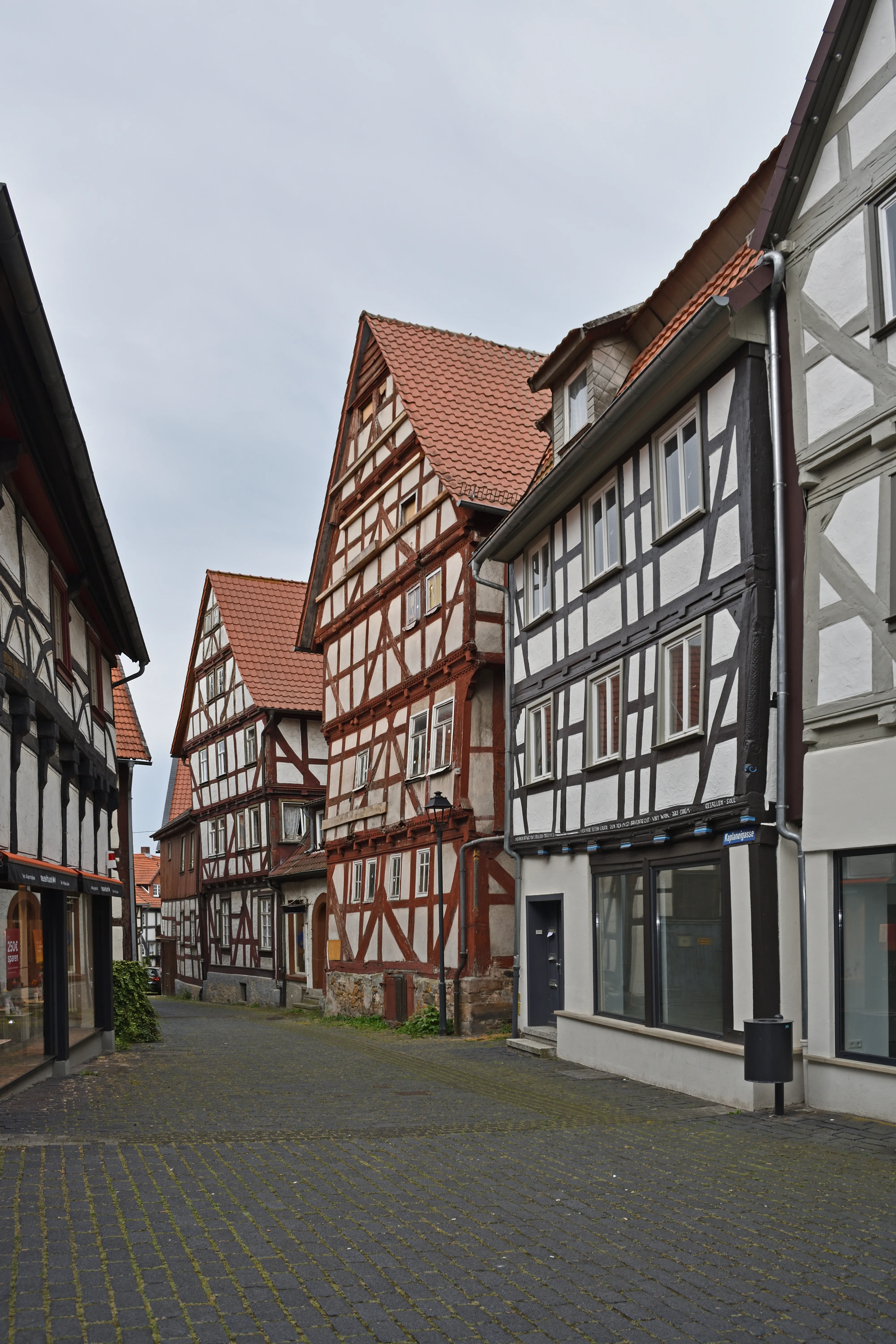 Alsfeld_Kaplaneigasse_to_the_east.jpg Alsfeld_Kaplaneigasse_to_the_east.jpg